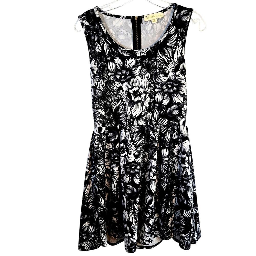 Nicki Minaj Women's Dress Medium M Black White Sleeveless  Sun Misses Size 8 10